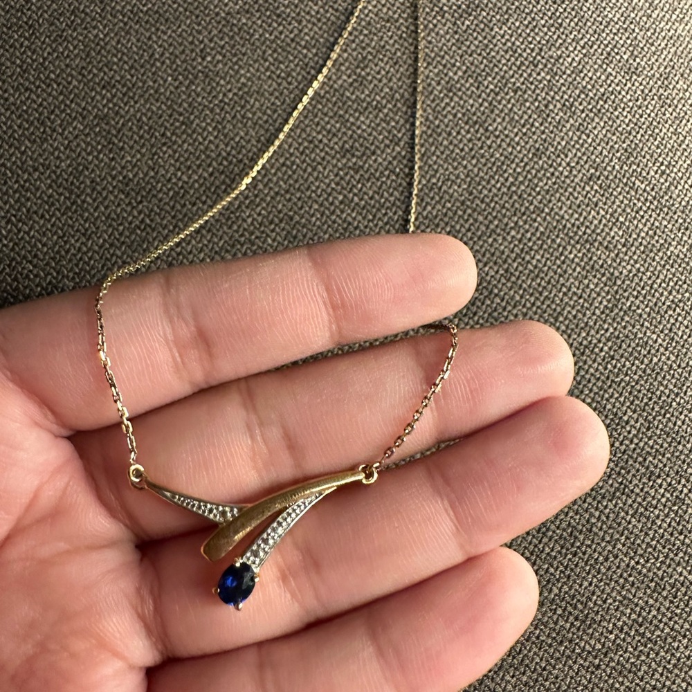 Dainty necklace
